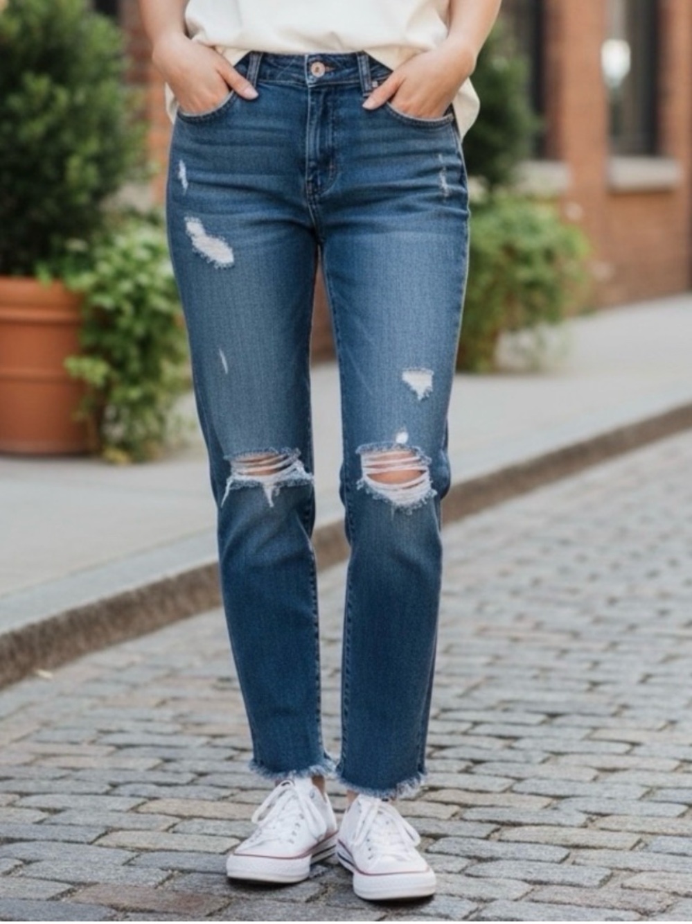 🫶🏻 Distressed Fashion Classic High-Rise Jeans